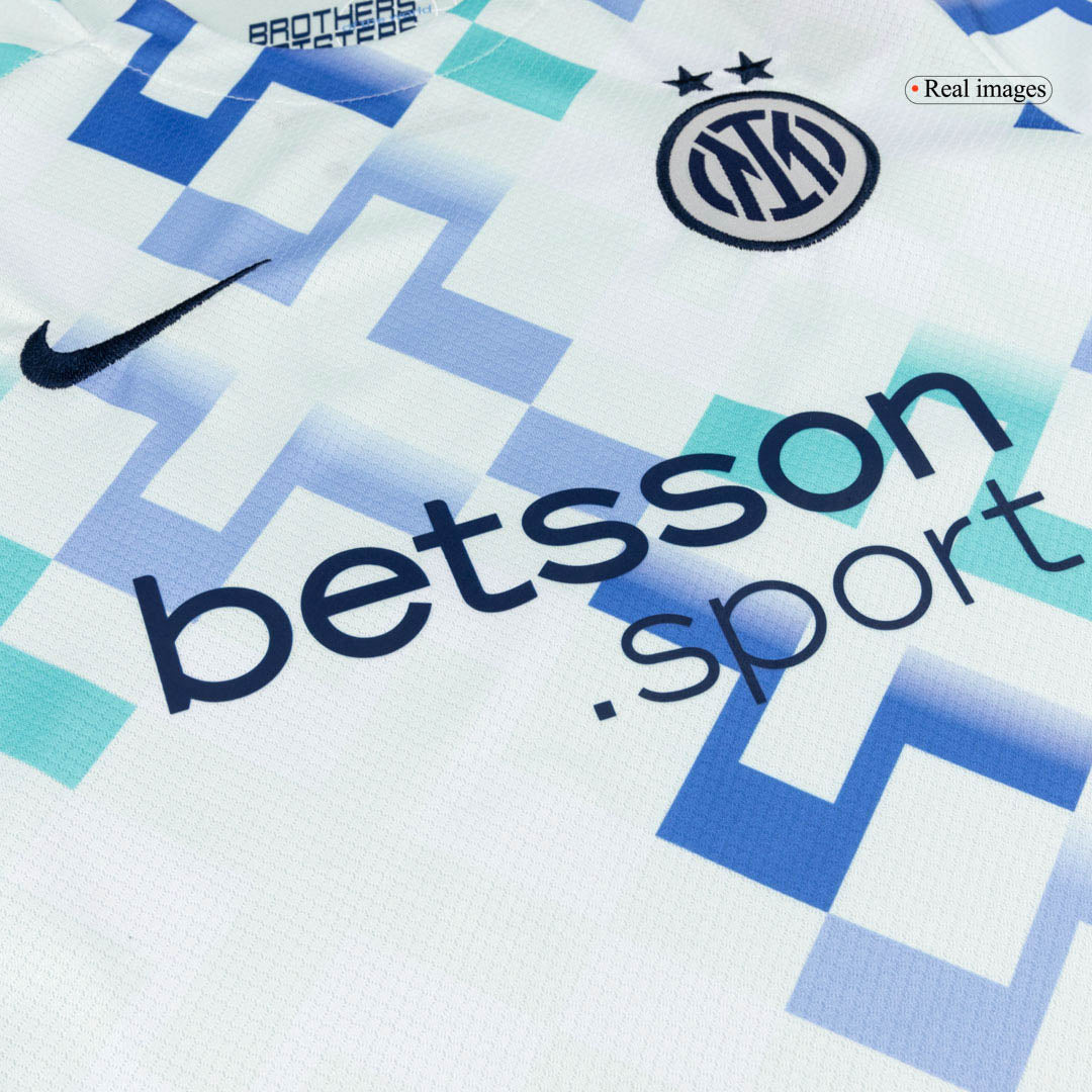 Inter Milan
Fora
Camisas Infantis
Conjunto 2025/26
Branco