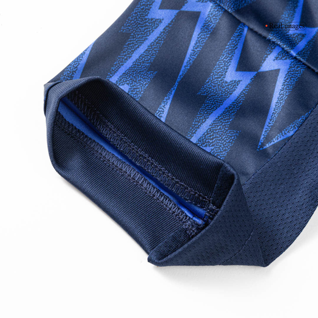 Arsenal
Fora
Camisas Infantis
Conjunto 2025/26
Azul