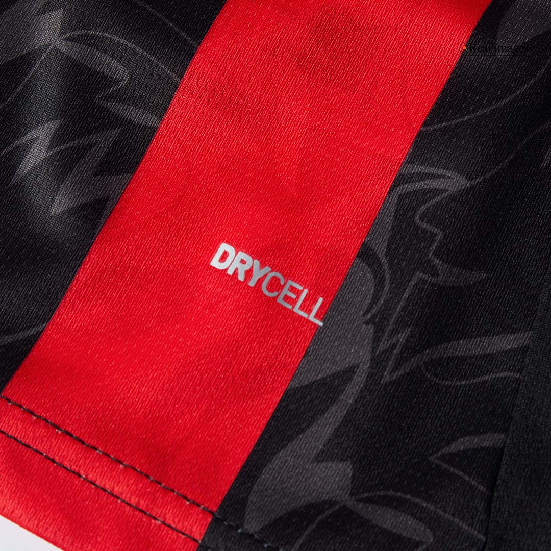 AC Milan
Casa
Camisa
Conjunto (Camisa + Calções + Meias)
2025/26