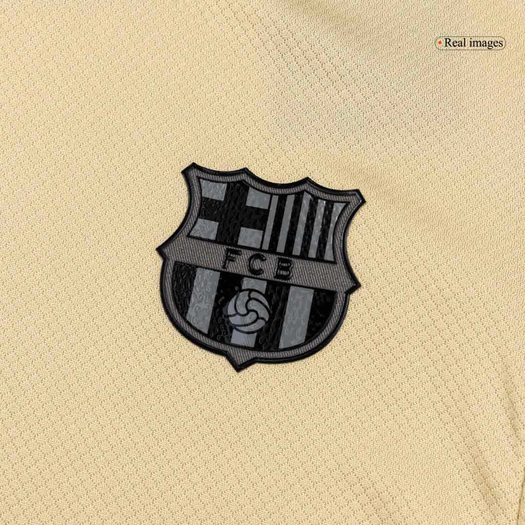 Barcelona
Fora
Conjunto(Camisa + Calção + Meias) 2025/26