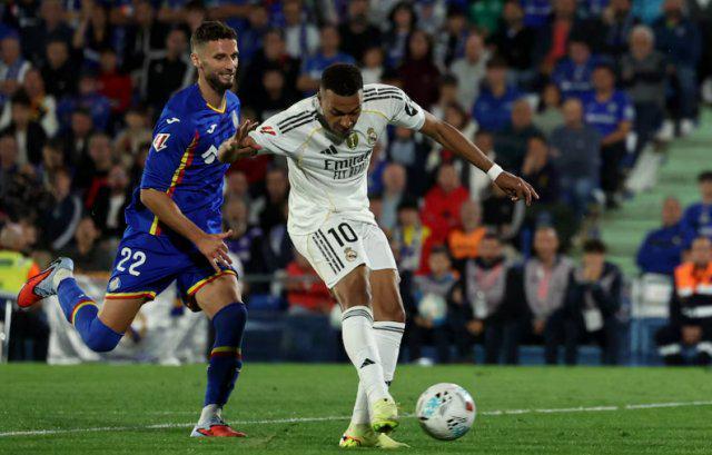 Mbappe marcou 10 gols no campeonato e continua liderando a lista de artilheiros