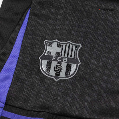 Barcelona 
 Fora 
 Conjunto（Camisa + Calção + Meias) 2025/26
