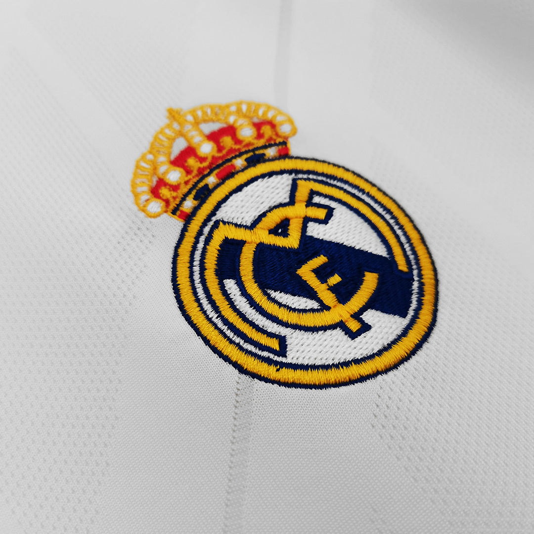 Real Madrid RONALDO #7 Retro Home Soccer Shirt 2017/18