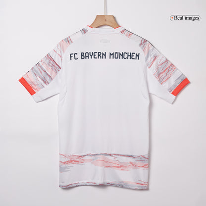 Bayern Munich 
 Fora 
 Camisa 
Conjunto (Camisa + Calções + Meias) 
2025/26 
 Branco
