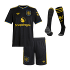 Manchester United Infantil 
 Fora Terceira Futebol Camisa Conjunto (Camisa+Shorts+Meias) 2025/26 Preto