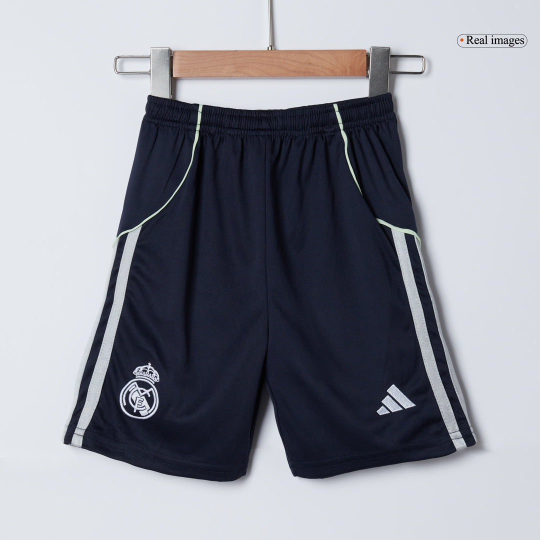 Real Madrid 
 Fora 
 Conjunto（Camisa + Calção + Meias) 2025/26
