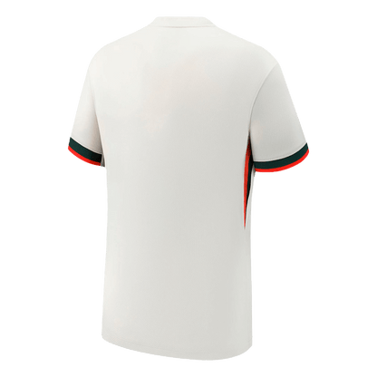 Chelsea 
 Fora 
 Camisa 
Conjunto (Camisa + Calções + Meias) 
2025/26 
 Branco