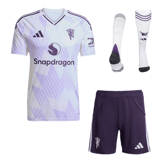 Manchester United 
 Fora 
 Camisa 
Conjunto (Camisa + Calções + Meias) 
2025/26 
 Branco