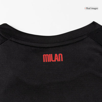 AC Milan 
Casa 
 Camisa 
Conjunto (Camisa + Calções + Meias) 
2025/26