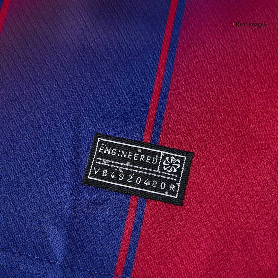 Barcelona 
Casa 
Camisas Infantis 
Conjunto 2025/26 
 Piros-Kék