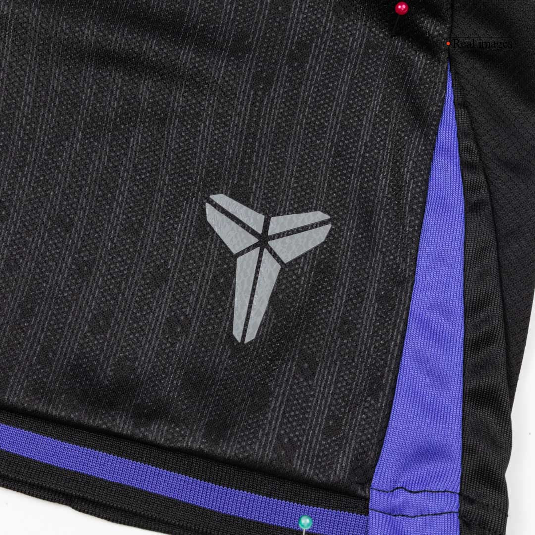 Barcelona 
 Fora 
 Conjunto（Camisa + Calção + Meias) 2025/26
