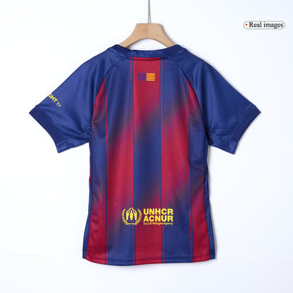 Barcelona 
Casa 
Camisas Infantis 
Conjunto 2025/26 
 Piros-Kék