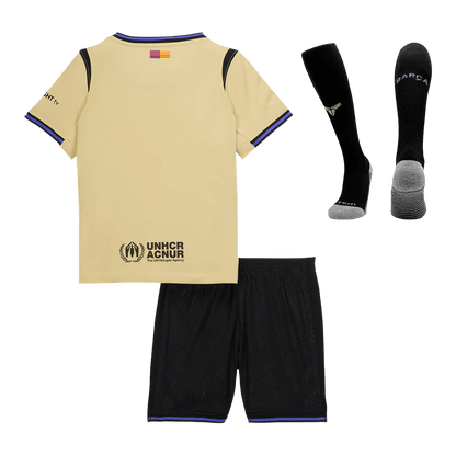 Barcelona 
 Fora 
 Conjunto（Camisa + Calção + Meias) 2025/26