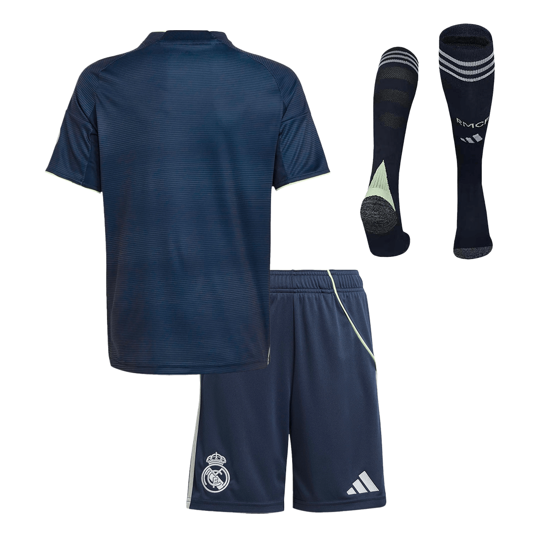 Real Madrid 
 Fora 
 Conjunto（Camisa + Calção + Meias) 2025/26