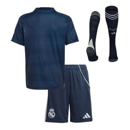 Real Madrid 
 Fora 
 Conjunto（Camisa + Calção + Meias) 2025/26
